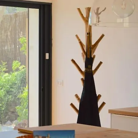 Maison Atypique En Bord De Mer Apartment Le Brusc