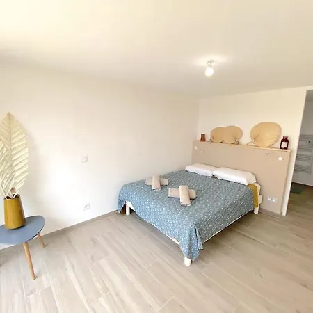 Maison Atypique En Bord De Mer Apartment Le Brusc